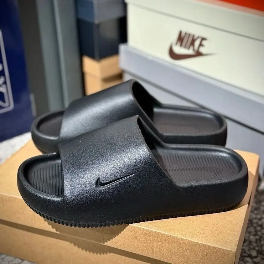 Nike slippers ( 4 + styles) — foto 2 de 6