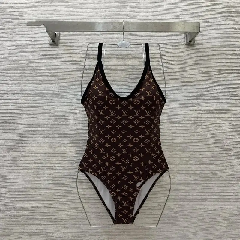 Chanel Swimwear — foto 3 de 15