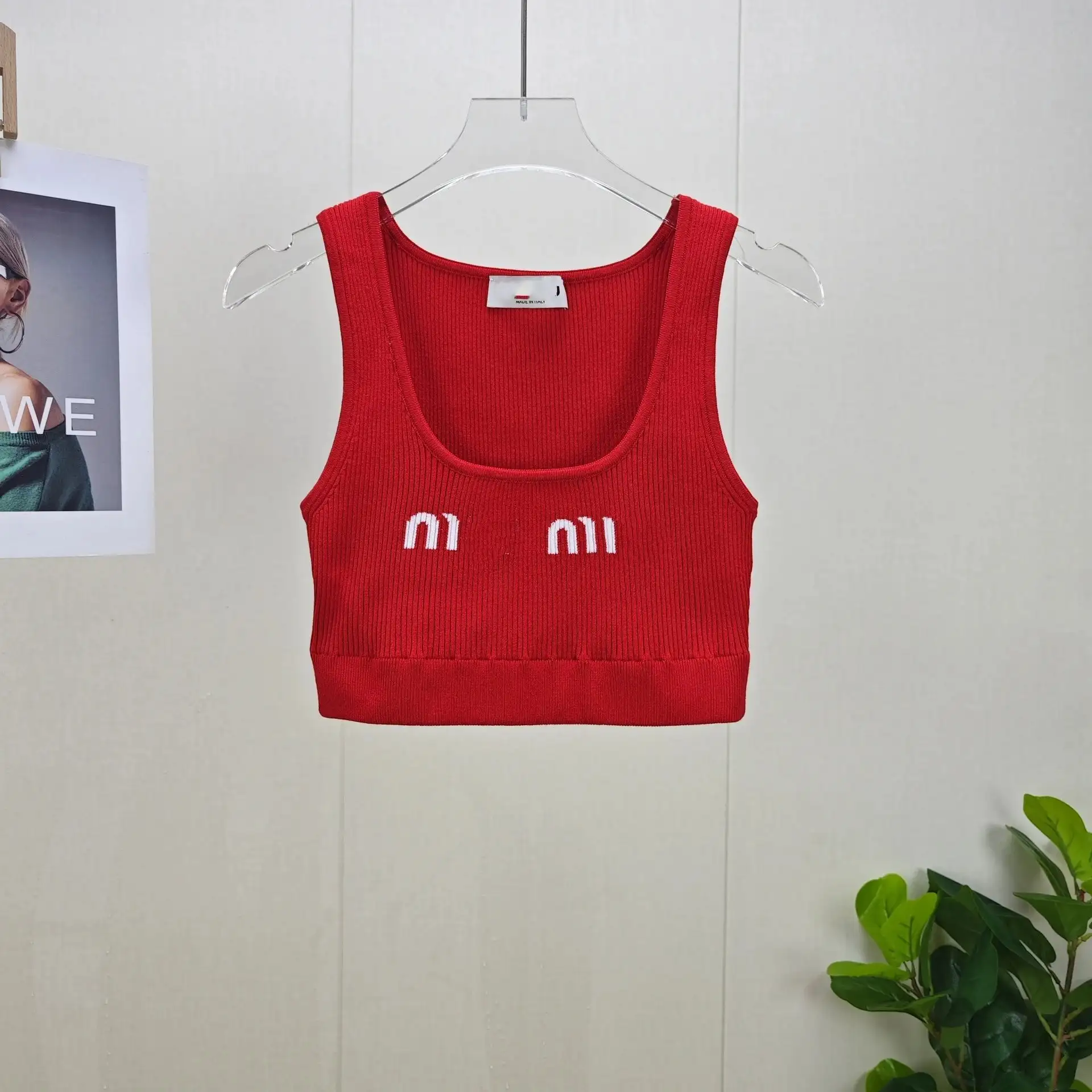 Miu Miu Vest Top [2 styles] — foto 2 de 4