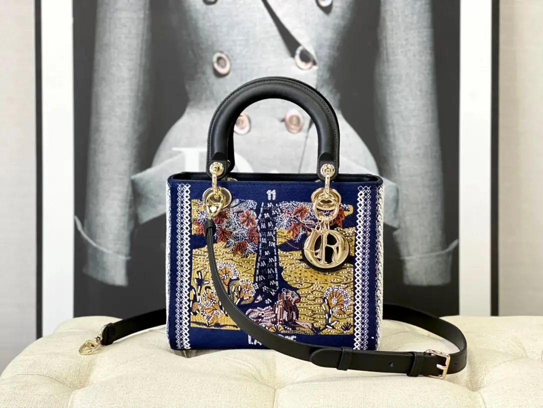 Dior Handbags [15 styles] — foto 12 de 15