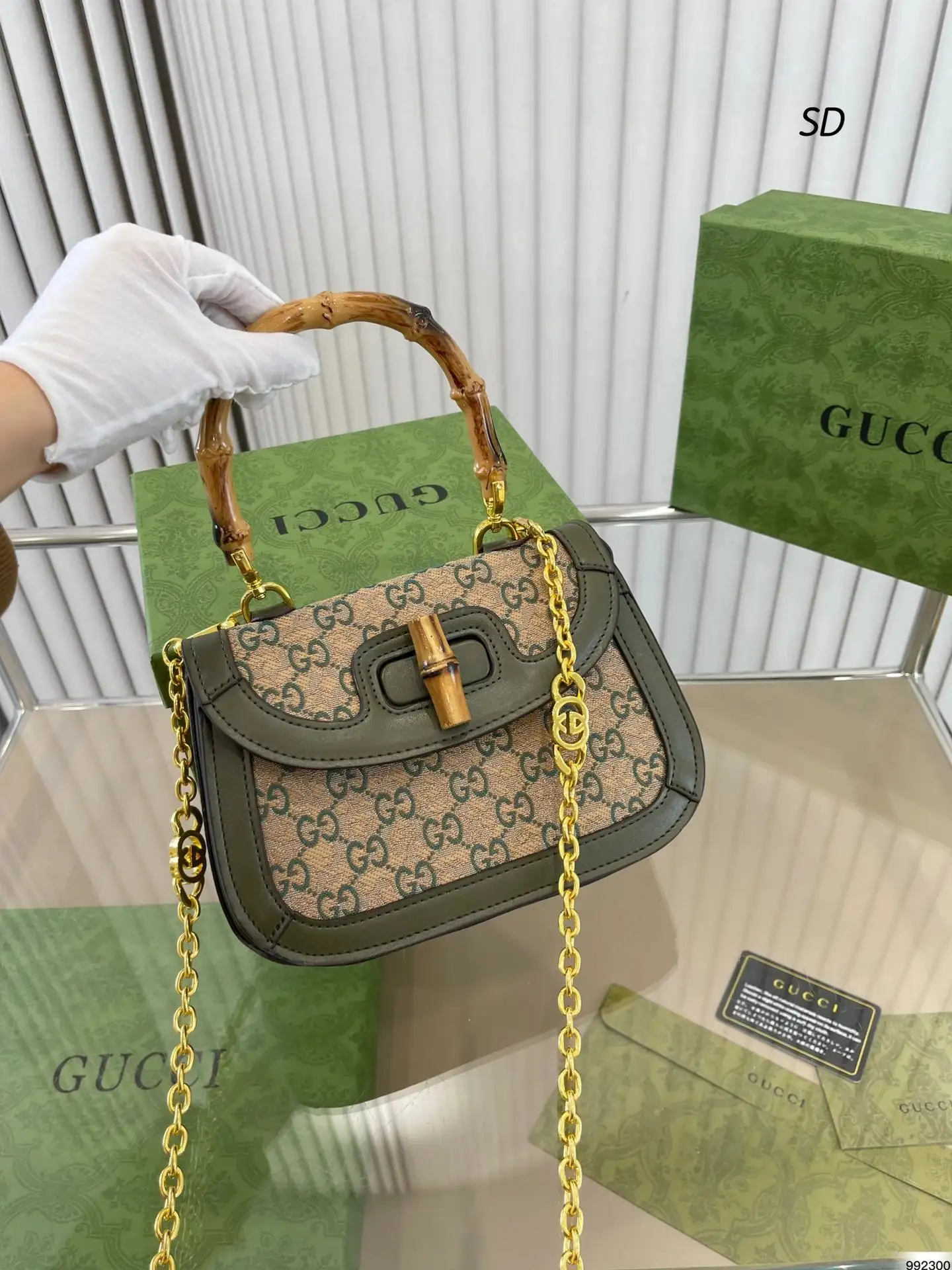 Gucci Handbags [14 styles] — foto 14 de 15