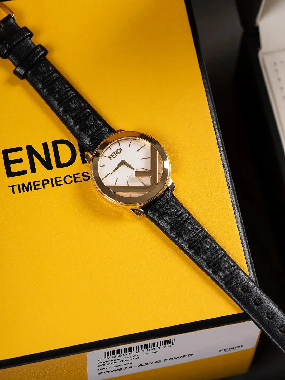 Fendi Quartz Watch [3 styles] — foto 2 de 6