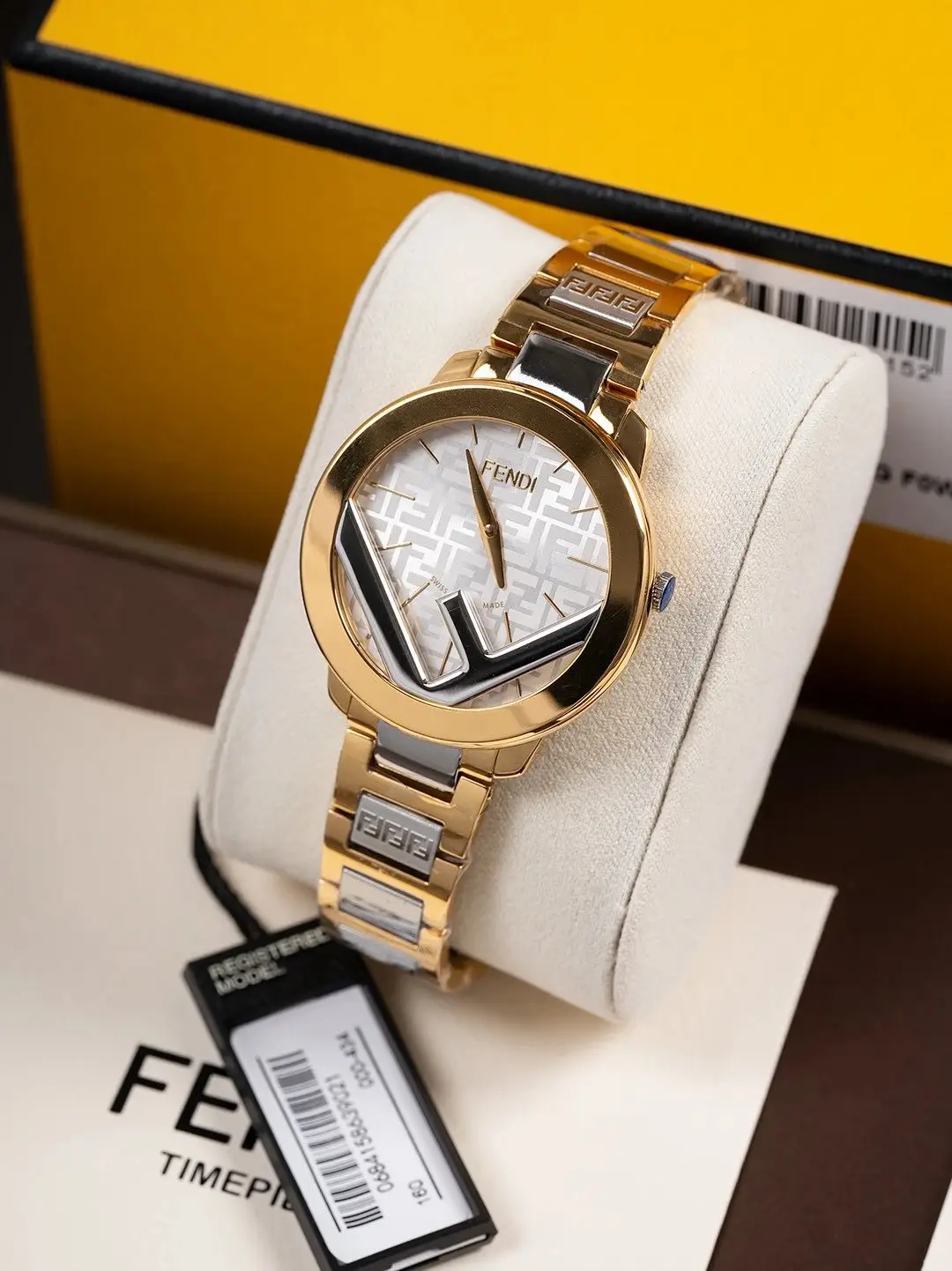 Fendi Quartz Watch [3 styles] — foto 3 de 6