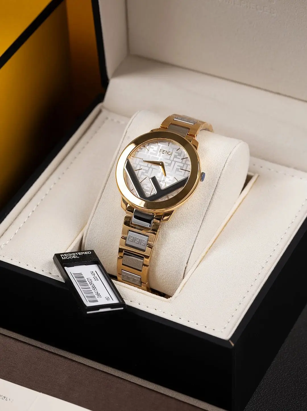 Fendi Quartz Watch [3 styles] — foto 4 de 6