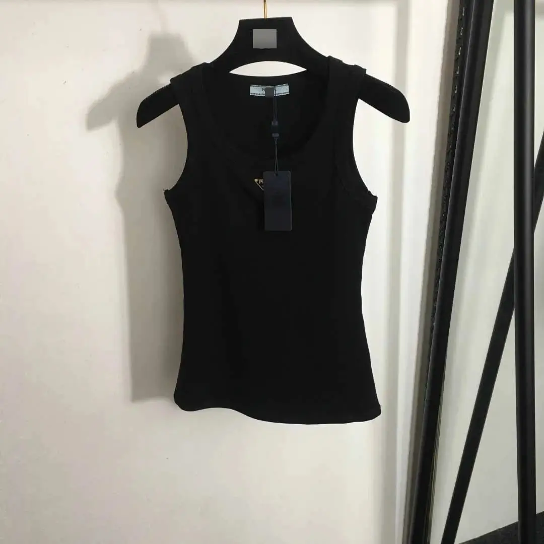 Prada Vest Top [21 styles] — foto 2 de 5
