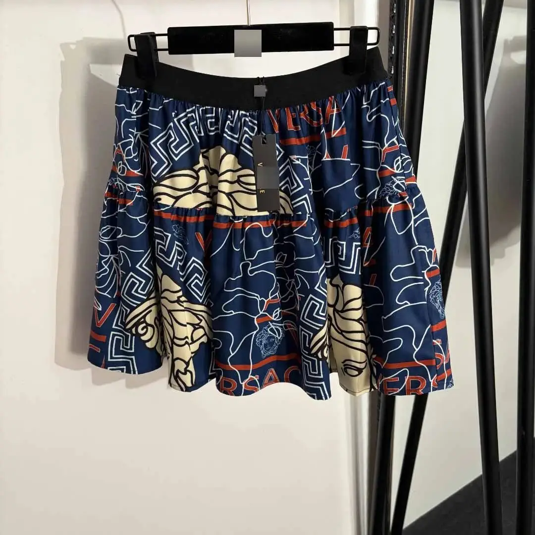 Versace Skirt [4 styles] — foto 2 de 5