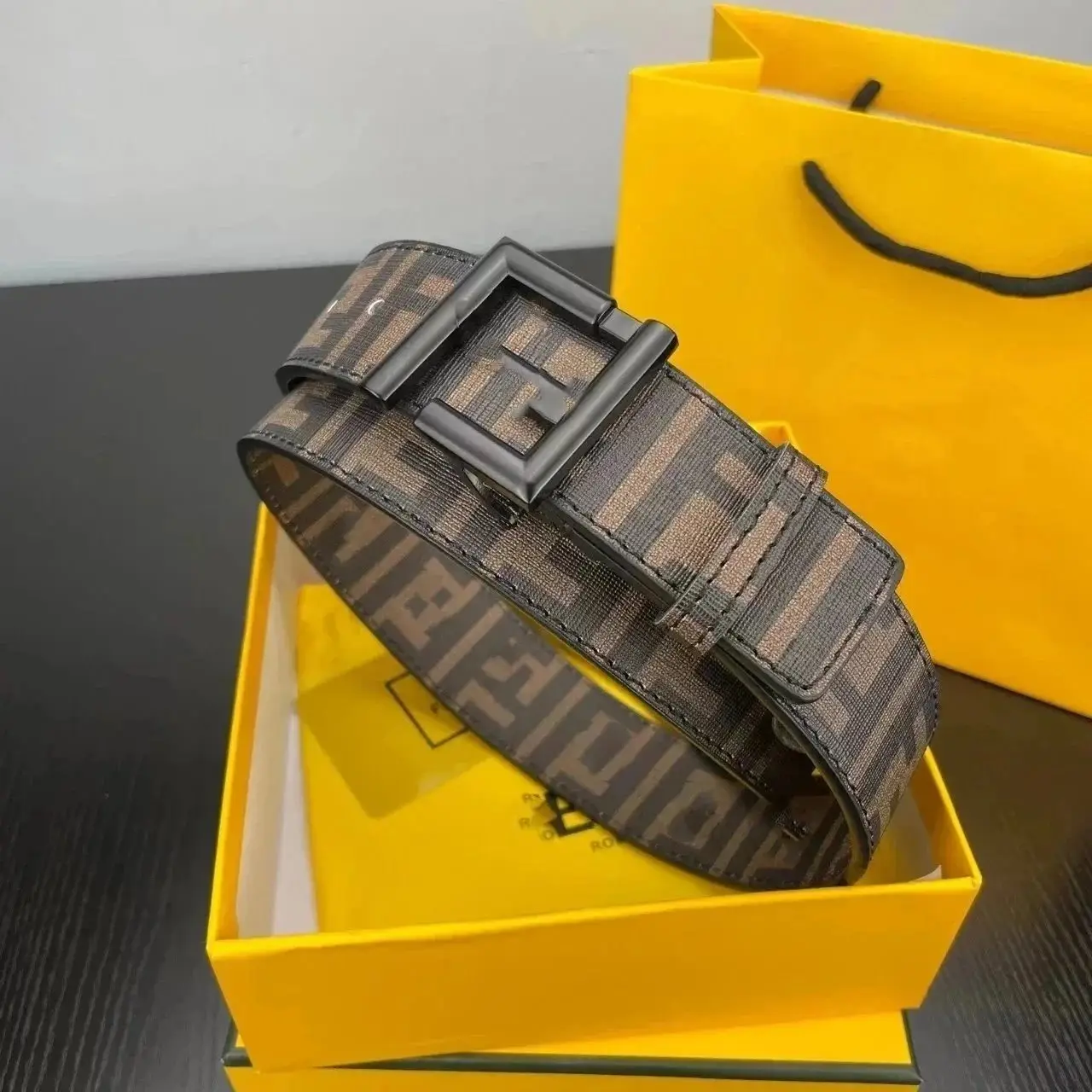 Fendi Canvas Belt [13 styles] — foto 3 de 3